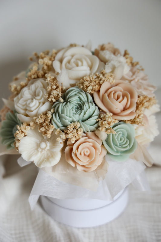 Blumenstrauß aus Wachsblüten Salbei