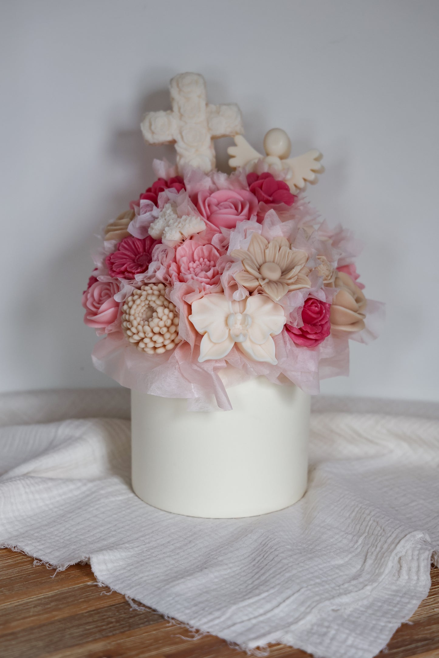 Taufstrauß Blumenstrauß aus Wachsblüten