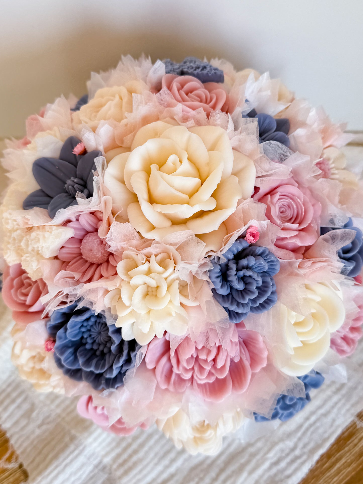 XL Blumenstrauß aus Wachsblüten Beige Pearl