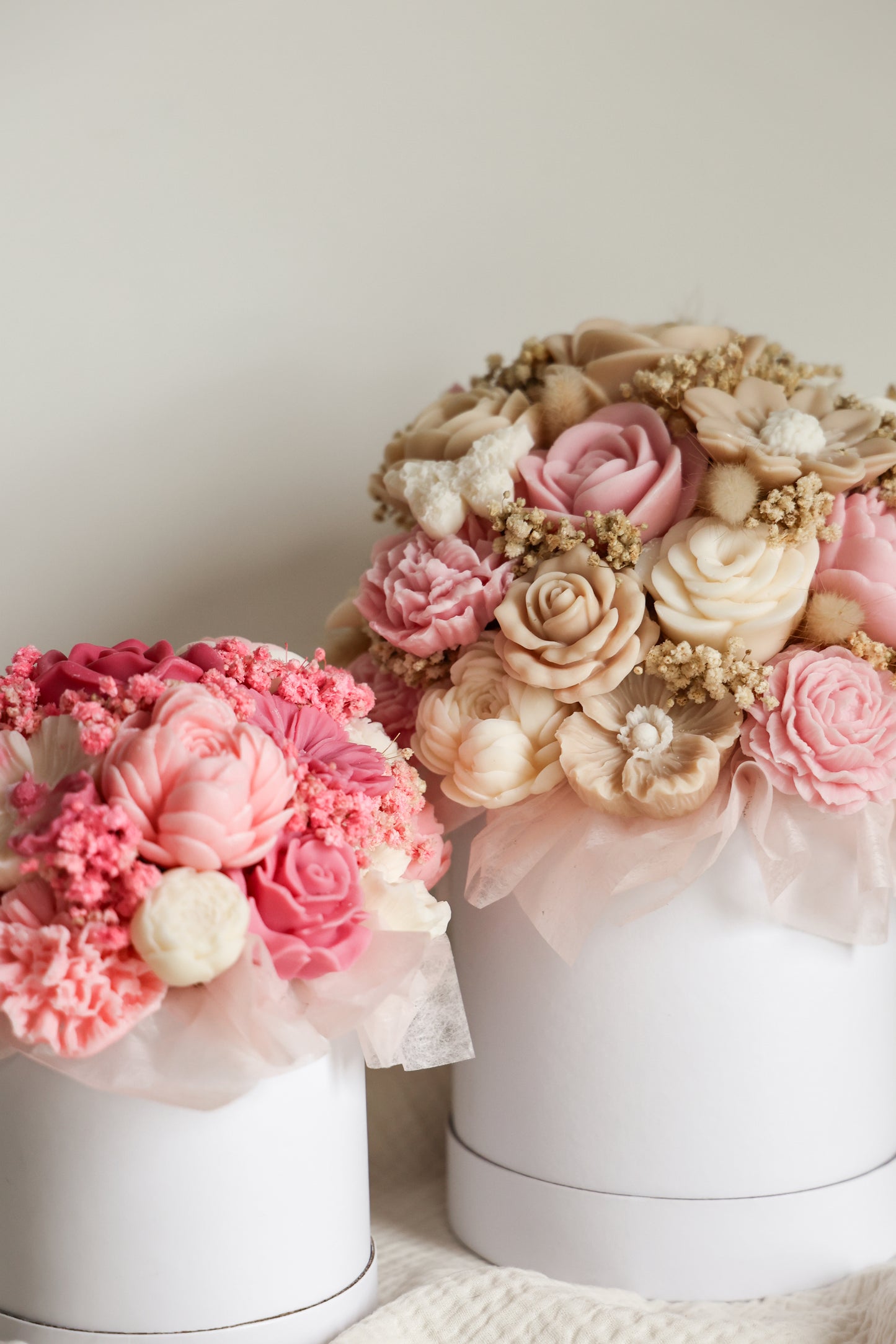 Großer Blumenstrauß aus Wachsblüten