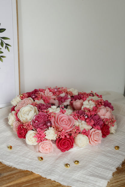 Großer Weihnachtskranz aus Wachsblüten