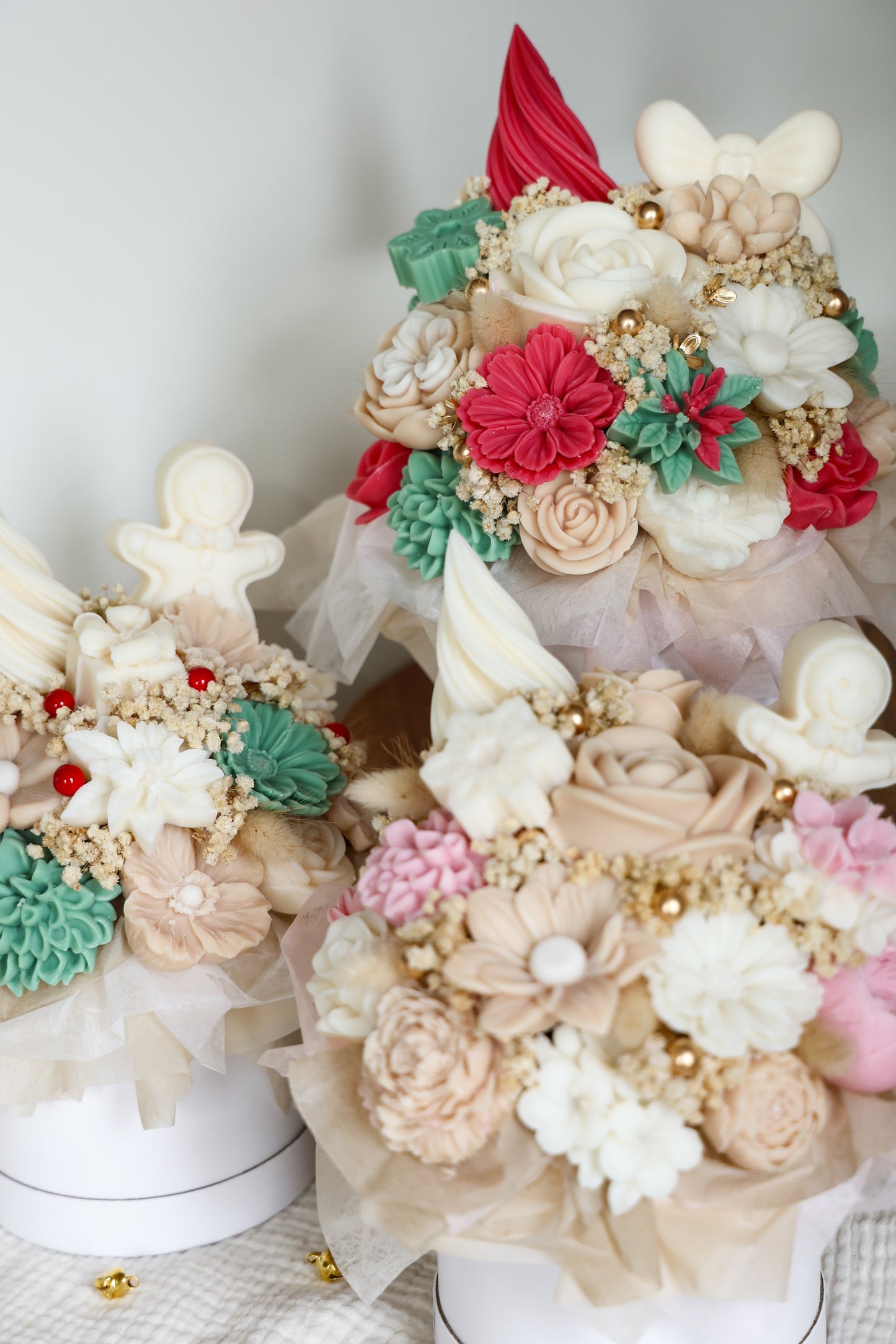 Weihnachtsblumenstrauß aus Wachs Tanne/Berry