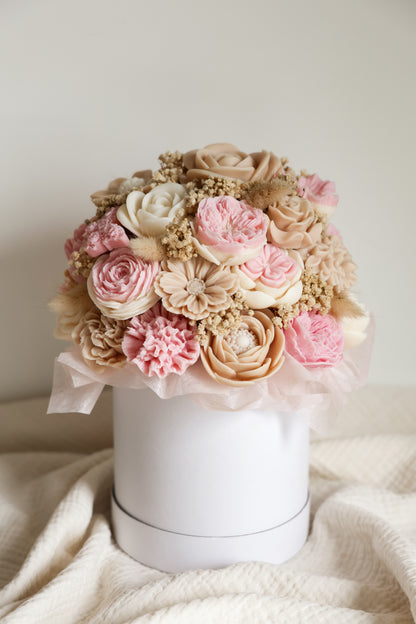Großer Blumenstrauß aus Wachsblüten