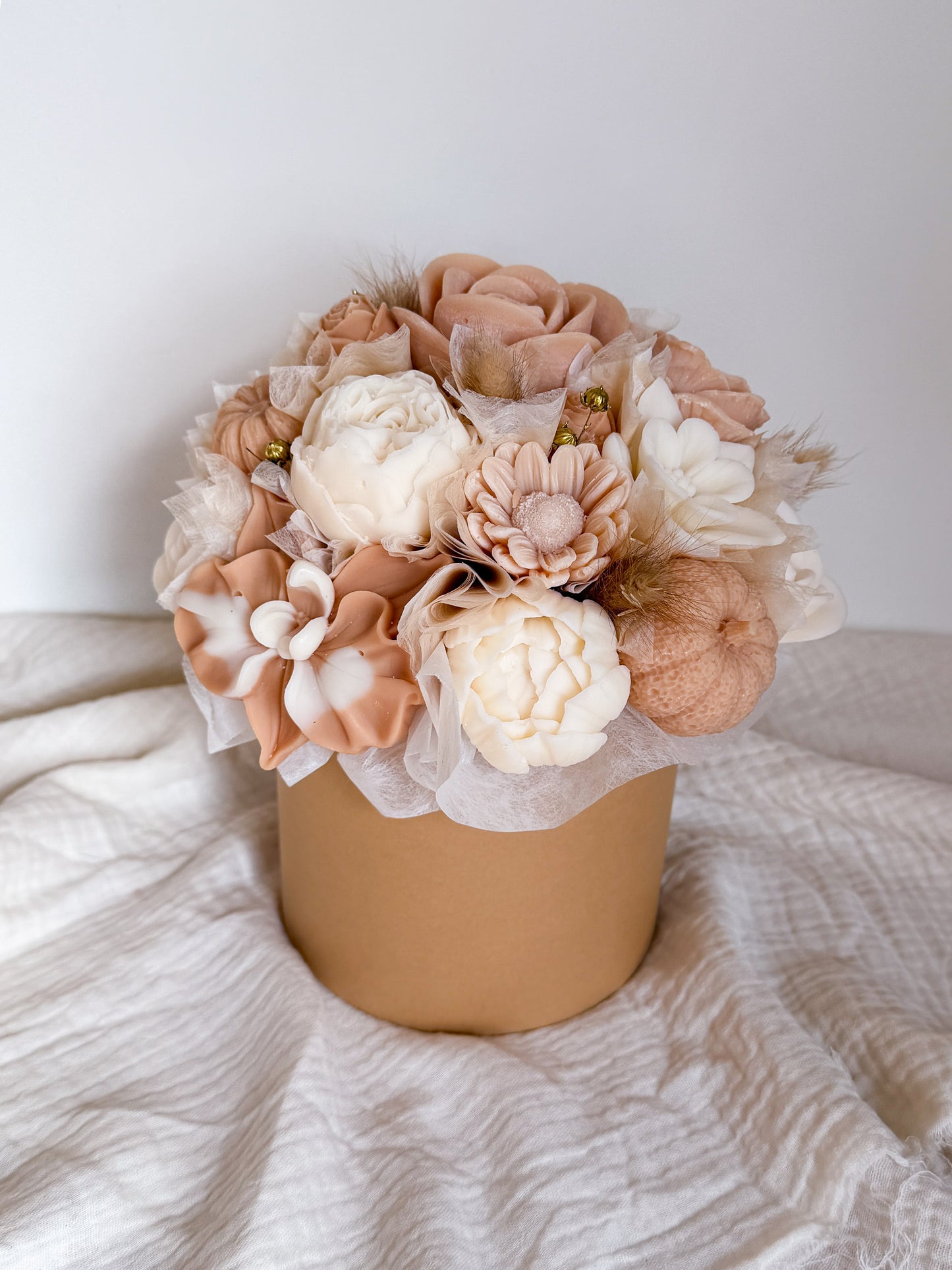 Herbst Blumenstrauß aus Wachsblüten Camel