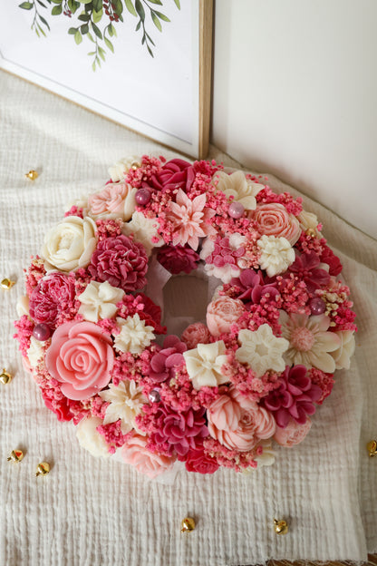 Großer Weihnachtskranz aus Wachsblüten