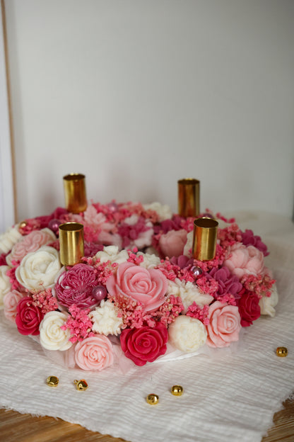 Großer Weihnachtskranz aus Wachsblüten