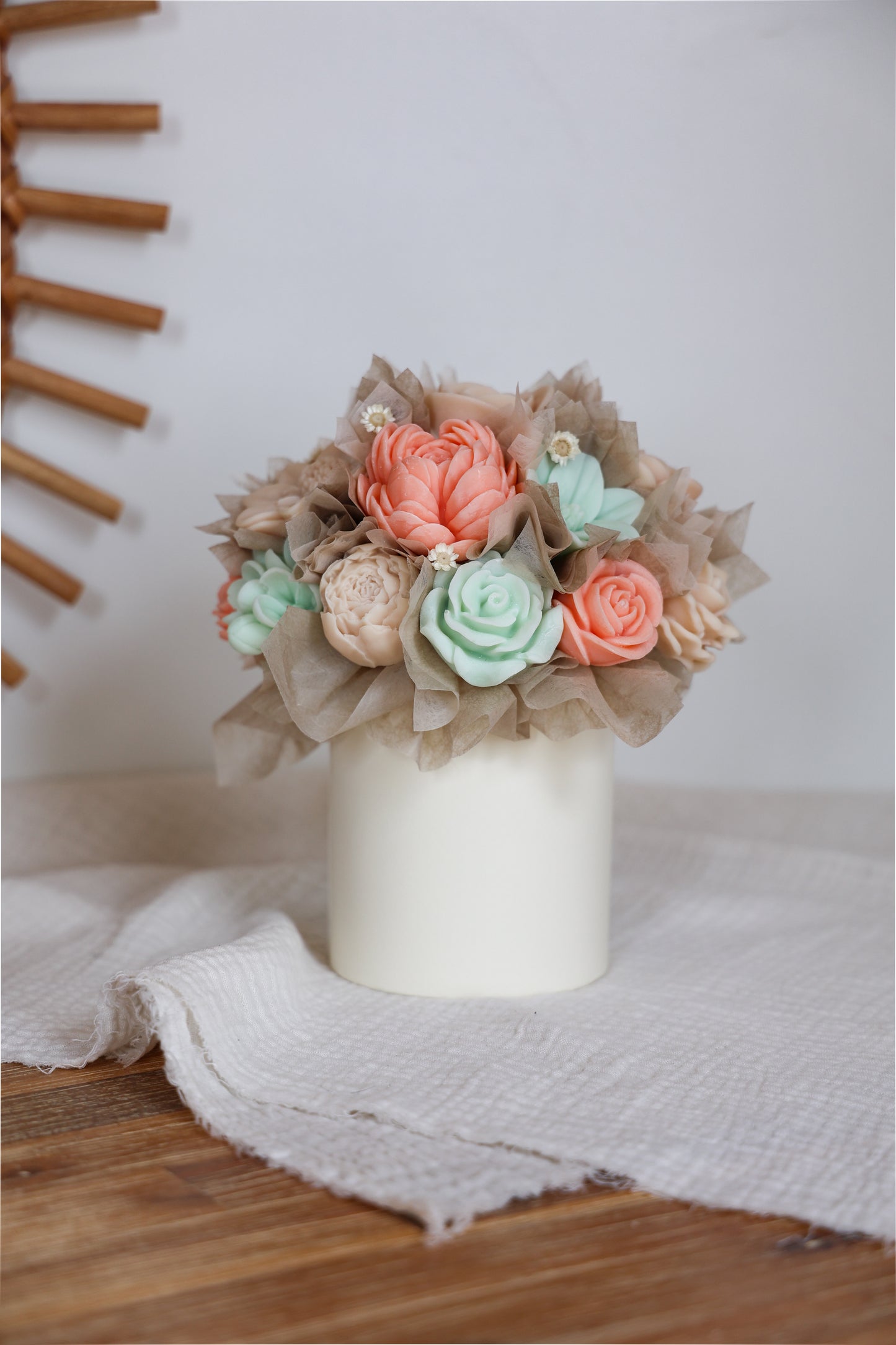 Blumenstrauß aus Wachblüten Vanilla Peach