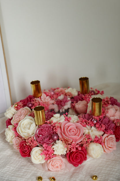 Großer Weihnachtskranz aus Wachsblüten