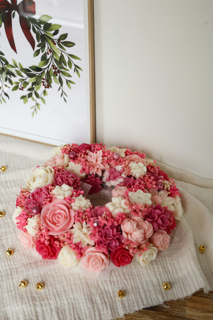 Großer Weihnachtskranz aus Wachsblüten