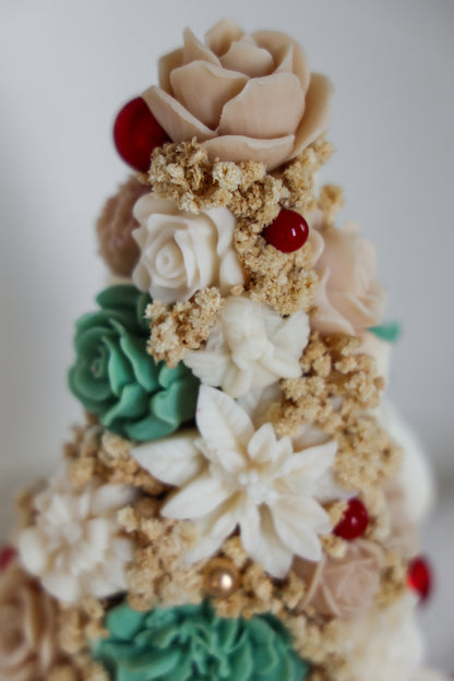 Weihnachtsblumentanne aus Wachsblüten