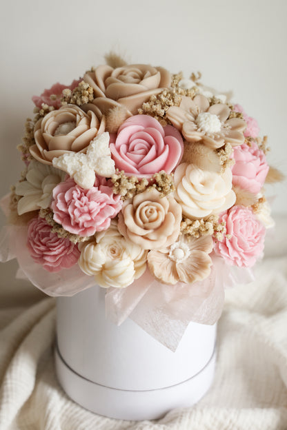 Großer Blumenstrauß aus Wachsblüten