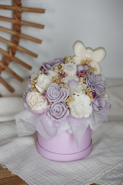 Blumenstrauß aus Wachsblüten Flieder