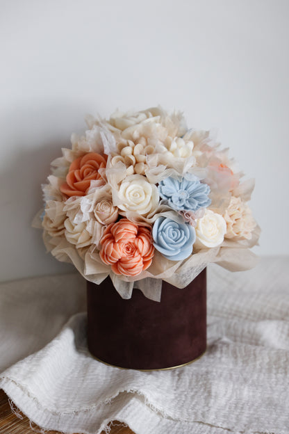 Blumenstrauß aus Wachsblüten Samt Choco