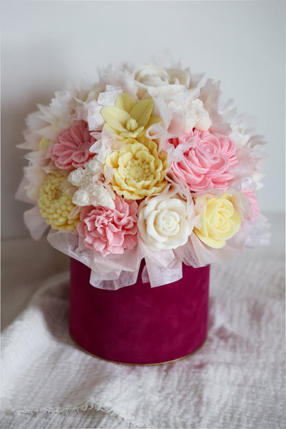 Blumenstrauß aus Wachsblüten Samt Fuxia