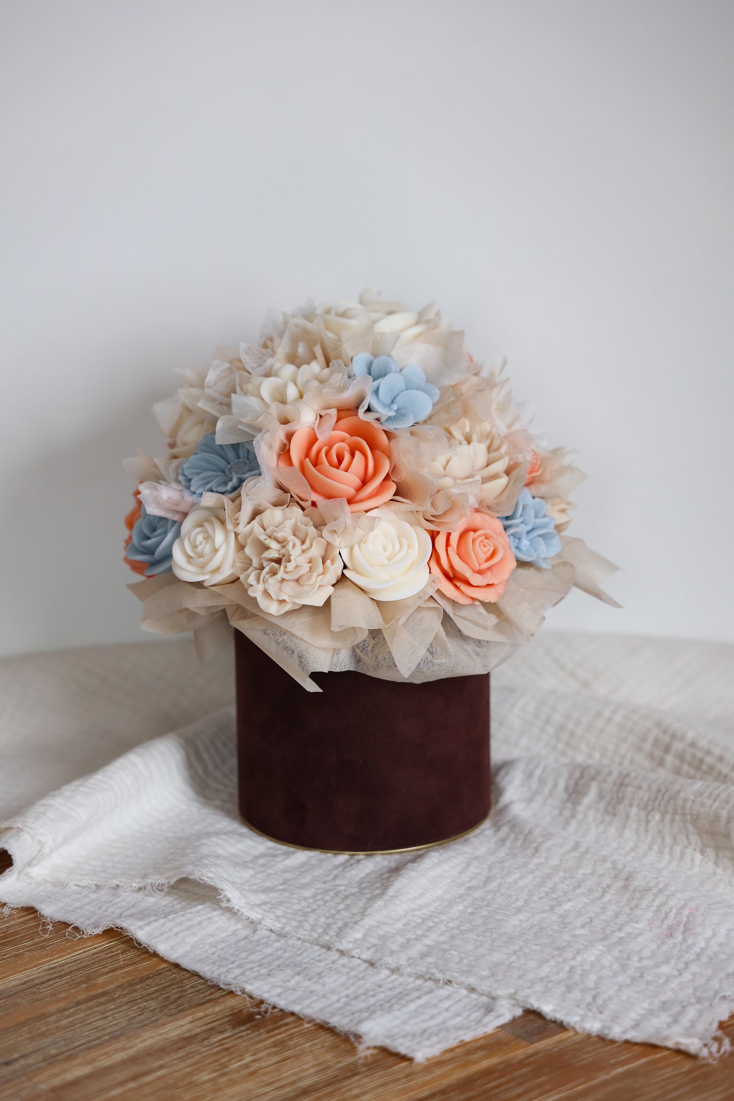 Blumenstrauß aus Wachsblüten Samt Choco