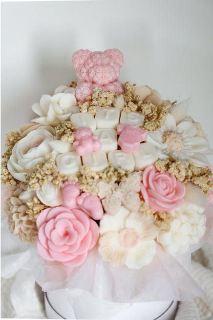 Blumenstrauß „It’s a girl“ aus Wachsblüten