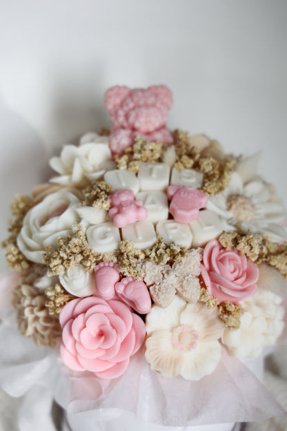 Blumenstrauß „It’s a girl“ aus Wachsblüten