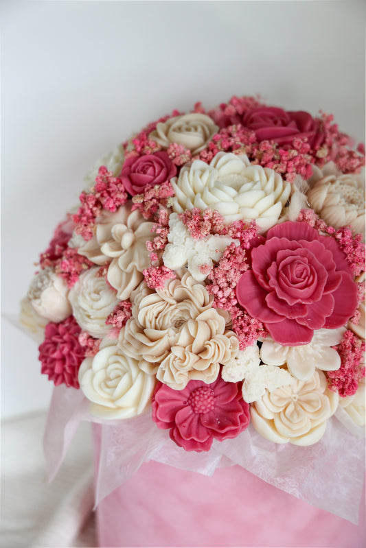 XXL Blumenstrauß aus Wachsblüten Samt Puder/Berry