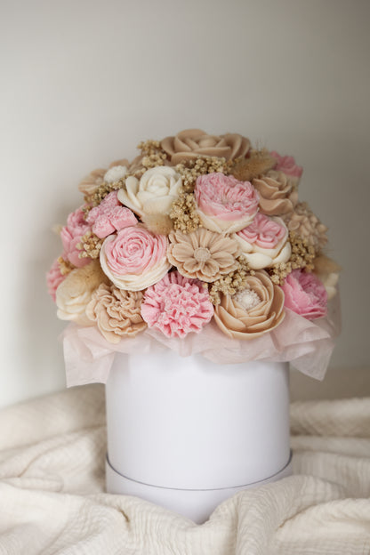 Großer Blumenstrauß aus Wachsblüten