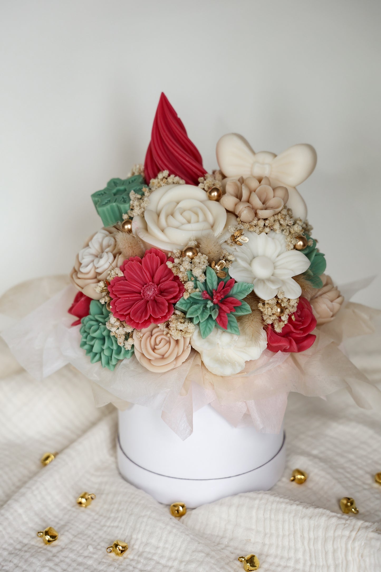 Weihnachtsblumenstrauß aus Wachs Tanne/Berry