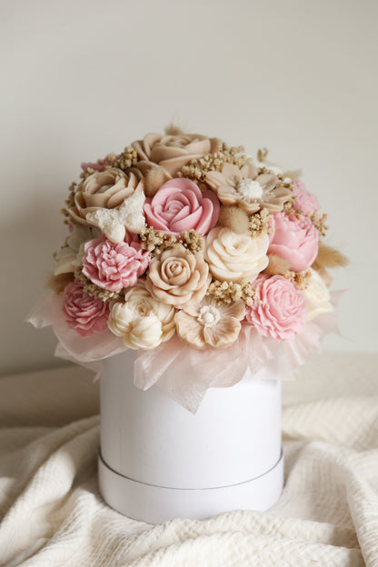 Großer Blumenstrauß aus Wachsblüten