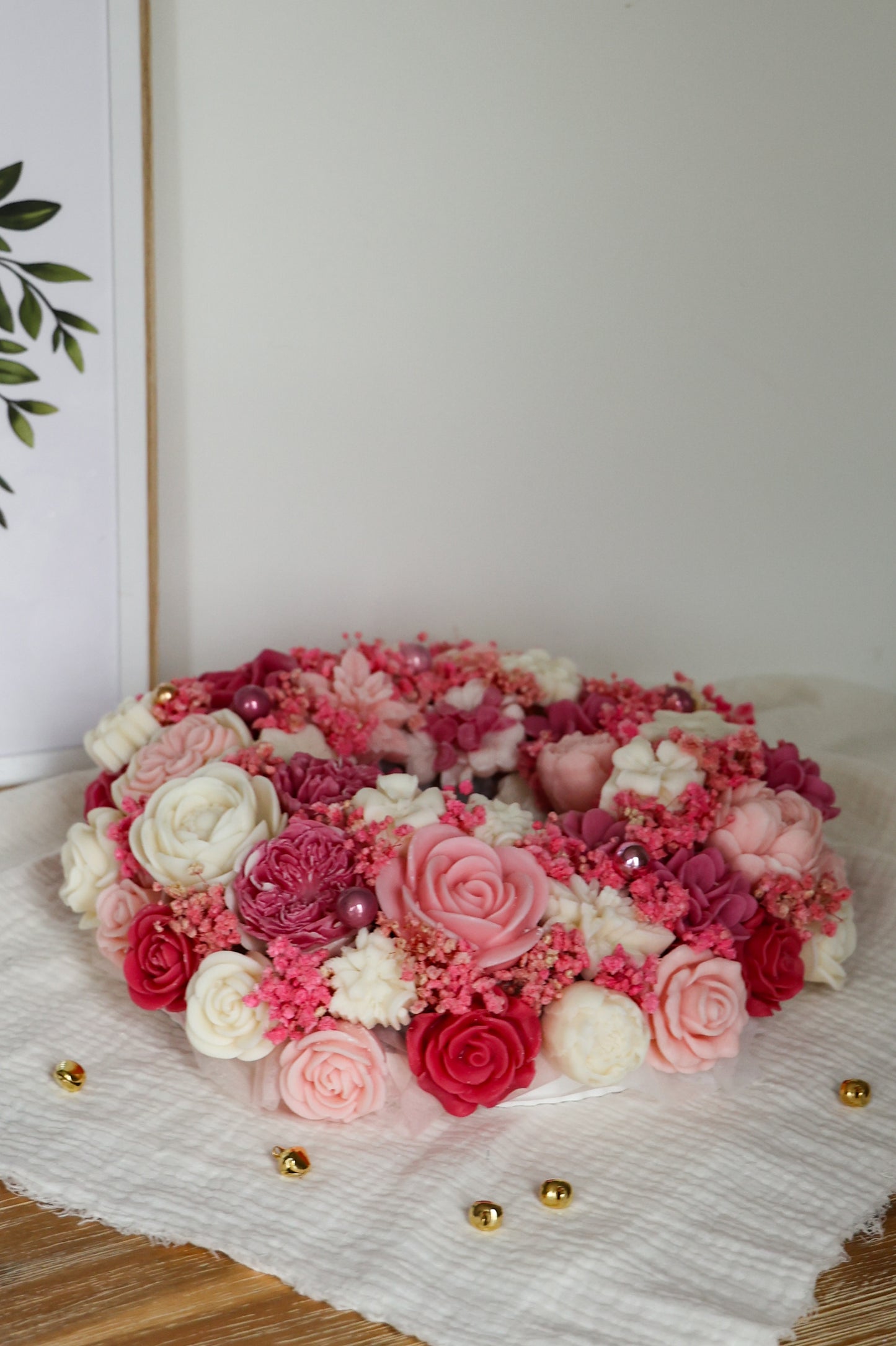 Großer Weihnachtskranz aus Wachsblüten