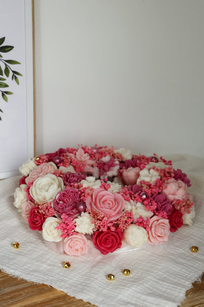 Großer Weihnachtskranz aus Wachsblüten