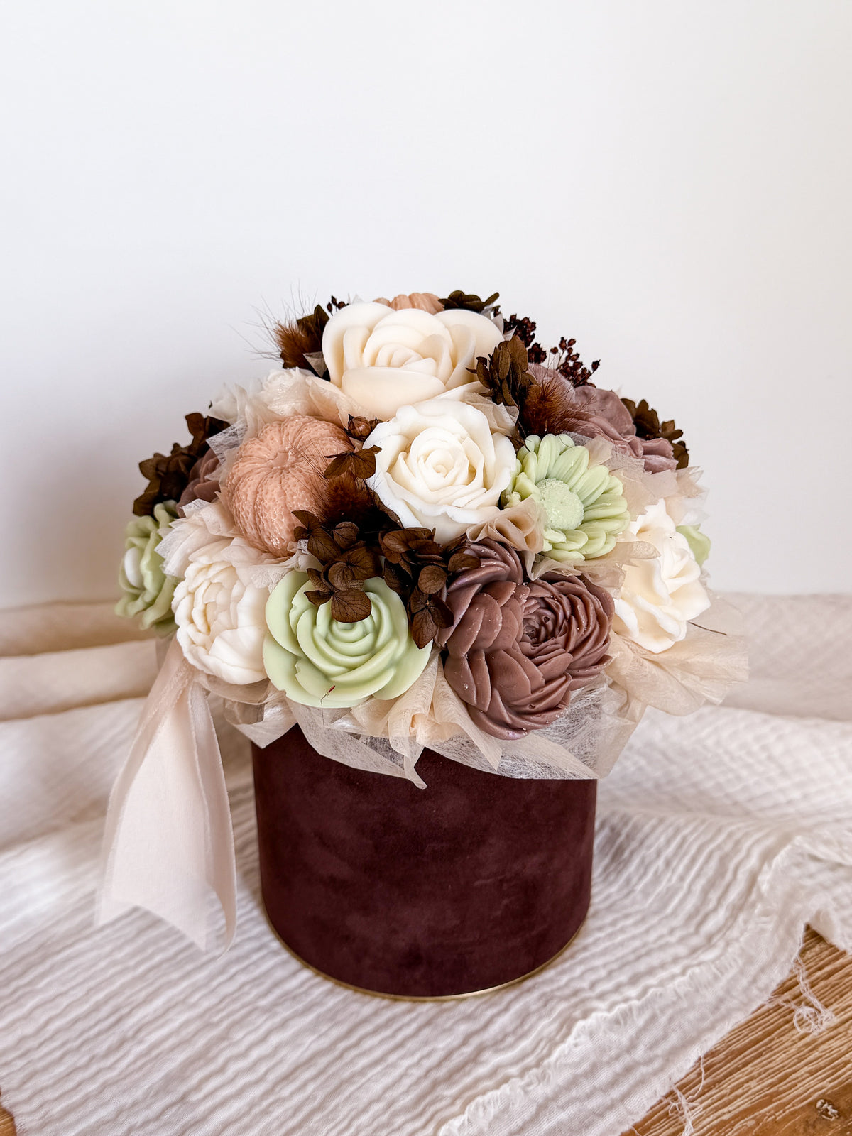 Herbst Blumenstrauß aus Wachsblüten Samt Choco